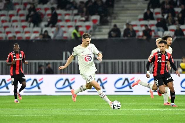OGC Nice v Lille OSC - Ligue 1 McDonald s 2025 2026 12 Thomas MEUNIER (losc) - 10 Sofiane DIOP (ogcn) during the Ligue 1 McDonald s match between Nice and Lille at Allianz Riviera on October 29, 2025 in Nice, France. Nice France  Copyright: xFEPx 776348181