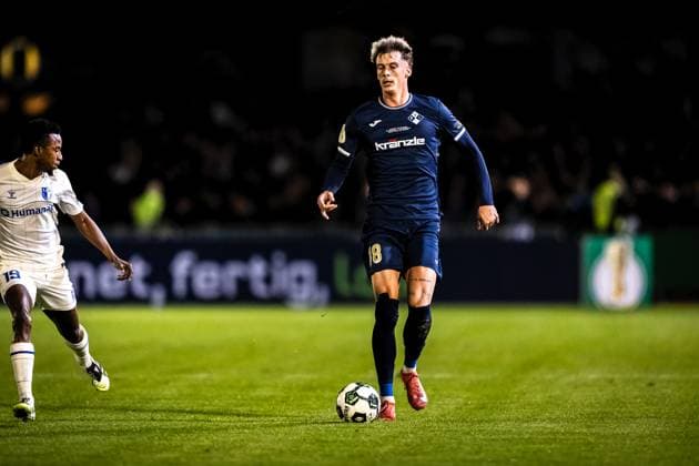 Fussball, Saison 2025 2026, DFB-Pokal, Vöhlinstadion Illertissen, 2. Runde, FV Illertissen - 1. FC Magdeburg, 29.10.2025 29.10.2025, Fussball, Saison 2025 2026, DFB-Pokal, Vöhlinstadion Illertissen, 2. Runde, FV Illertissen - 1. FC Magdeburg, Freisteller Einzelbild 18 Luis Pfaumann (FV Illertissen) Foto: Lucca Fundel Illertissen Vöhlinstadion Bayern Deutschland