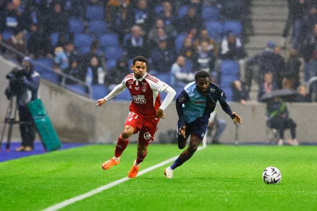 Le Havre Athletic Club v Stade Brestois 29 - Ligue 1 McDonald s 2025 2026 77 Kenny LALA (sb29) - 45 Issa SOUMARE (hac) during the Ligue 1 McDonald s match between Le Havre and Brest at Stade Oceane on October 29, 2025 in Paris, France. Paris France  Copyright: xFEPx 776348175