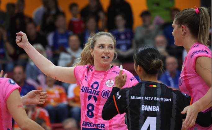 Stuttgart , Volleyball Bundesliga Allianz MTV Stuttgart vs. Dresdner SC , Eleanor Holthaus ( Allianz )