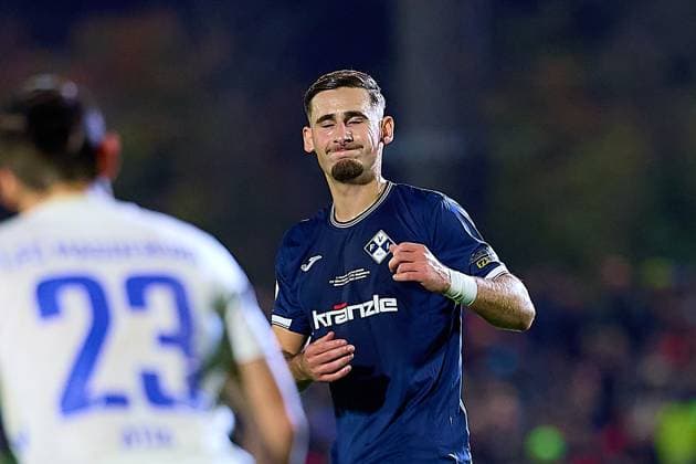 Enttaeuschung bei Milos Cocic (FV Illertissen, 08) nach seinem vergebenen Freistoss GER, FV Illertissen 1921 e.V. vs 1. FC Magdeburg, Fussball, Herren DFB Pokal, 2. Runde, Saison 2025 2026, 29.10.2025 GER, FV Illertissen 1921 e.V. vs 1. FC Magdeburg, Fussball, Herren DFB Pokal, 2. Runde, Saison 2025 2026, 29.10.2025 Illertissen Copyright: xEibner-Pressefoto GeraldxOelze-dexStoppanyx EP_ODS