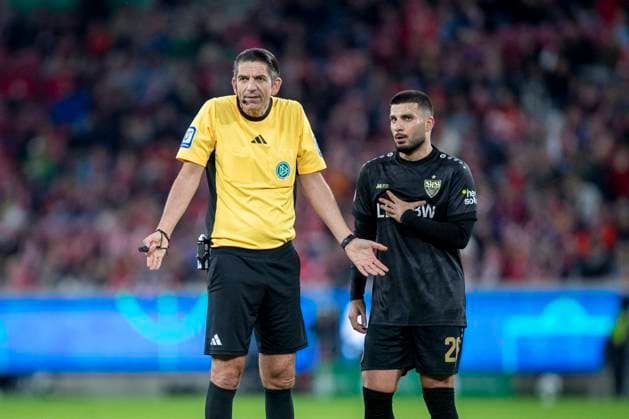 GER, Mainz, Fußball, DFB-Pokal, 2. Hauptrunde, FSV Mainz 05 vs. VFB Stuttgart im Bild v.l.: Deniz Aytekin (Schiedsrichter), Deniz Undav (VFB Stuttgart 26), 29.10.2025, MEWA-Arena Mainz DFB REGULATIONS PROHIBIT ANY USE OF PHOTOGRAPHS AS IMAGE SEQUENCES AND OR QUASI-VIDEO, Copyright: HMBxMedia PaulxFritz
