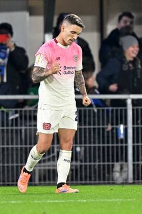 Paderborn, Home Deluxe Arena, 29.10.25, GER, Herren, DFB-Pokal, 2.Runde, Saison 2025-2026, SC Paderborn 07 - Bayer 04 Leverkusen Bild: Alejandro GRIMALDO (Leverkusen) jubelt nach seinem Tor zum 0:1 DFB regulations prohibit any use of photographs as image sequences and or quasi-video. Nordrhein-Westfalen Deutschland