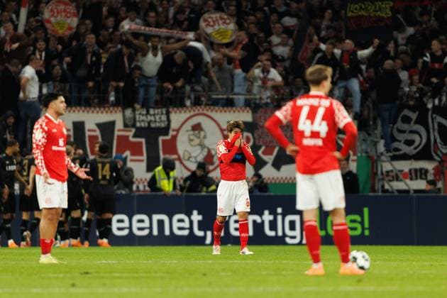 Nadiem Amiri (FSV Mainz 05) Kaishu Sano (FSV Mainz 05), Nelson Weiper (FSV Mainz 05), FSV Mainz 05 vs VFB Stuttgart, Fussball, DFB Pokal, 2. Runde, Saison 2025 2026, 29.10.2025 DFB regulations prohibit any use of photographs as image sequences and or quasi-video. FSV Mainz 05 vs VFB Stuttgart, Fussball, DFB Pokal, 2. Runde, Saison 2025 2026, 29.10.2025 Copyright: xEibner-Pressefoto AlexanderxNeisx EP_ANS