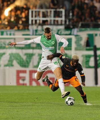 29.10.2025 - Fussball - Saison 2025 2026 - DFB Pokal Vereinspokal - 02. Runde: SpVgg Greuther Fürth ( Kleeblatt ) - 1. FC Kaiserslautern FCK ( Rote Teufel ) - Sportfoto Zink DaMa - xdaxmax - regulations prohibit any use of photographs as image sequences and or quasi-video - Felix Higl (18, SpVgg Greuther Fürth ) Afeez Aremu (23, 1. FC Kaiserslautern FCK )