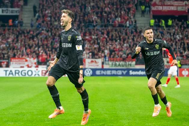 GER, Mainz, Fußball, DFB-Pokal, 2. Hauptrunde, FSV Mainz 05 vs. VFB Stuttgart im Bild v.l.: Atakan Karazor (VFB Stuttgart 16), Bilal El Khannouss (VFB Stuttgart 11), Torjubel 29.10.2025, MEWA-Arena Mainz DFB REGULATIONS PROHIBIT ANY USE OF PHOTOGRAPHS AS IMAGE SEQUENCES AND OR QUASI-VIDEO, Copyright: HMBxMedia PaulxFritz
