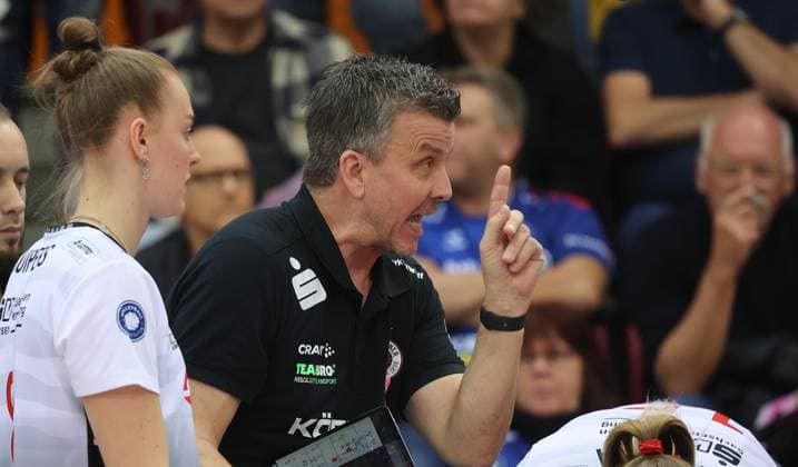 Stuttgart , Volleyball Bundesliga Allianz MTV Stuttgart vs. Dresdner SC , Alexander Waibl ( Trainer Dresden )