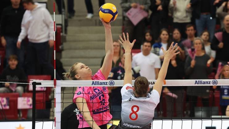 Stuttgart , Volleyball Bundesliga Allianz MTV Stuttgart vs. Dresdner SC , Pauline Martin ( Allianz )