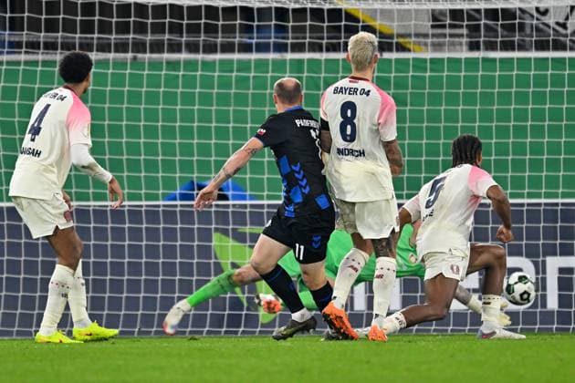 Paderborn, Home Deluxe Arena, 29.10.25, GER, Herren, DFB-Pokal, 2.Runde, Saison 2025-2026, SC Paderborn 07 - Bayer 04 Leverkusen Bild: Sven MICHEL (Paderborn) macht das Tor zum 2:1 DFB regulations prohibit any use of photographs as image sequences and or quasi-video. Nordrhein-Westfalen Deutschland