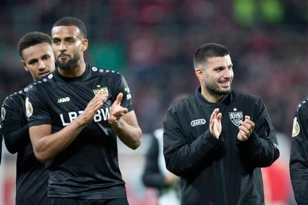 GER, Mainz, Fußball, DFB-Pokal, 2. Hauptrunde, FSV Mainz 05 vs. VFB Stuttgart im Bild v.l.: Josha Vagnoman (VFB Stuttgart 04), Deniz Undav (VFB Stuttgart 26), applaudierend 29.10.2025, MEWA-Arena Mainz DFB REGULATIONS PROHIBIT ANY USE OF PHOTOGRAPHS AS IMAGE SEQUENCES AND OR QUASI-VIDEO, Copyright: HMBxMedia PaulxFritz