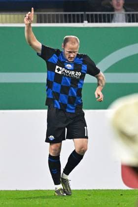 Paderborn, Home Deluxe Arena, 29.10.25, GER, Herren, DFB-Pokal, 2.Runde, Saison 2025-2026, SC Paderborn 07 - Bayer 04 Leverkusen Bild: Sven MICHEL (Paderborn) jubelt nach seinem Tor zum 2:1 DFB regulations prohibit any use of photographs as image sequences and or quasi-video. Nordrhein-Westfalen Deutschland