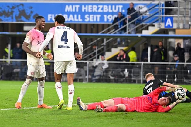 Paderborn, Home Deluxe Arena, 29.10.25, GER, Herren, DFB-Pokal, 2.Runde, Saison 2025-2026, SC Paderborn 07 - Bayer 04 Leverkusen Bild: Jarell QUANSAH (Leverkusen) jubelt nach seinem Tor zum 2:2 DFB regulations prohibit any use of photographs as image sequences and or quasi-video. Nordrhein-Westfalen Deutschland