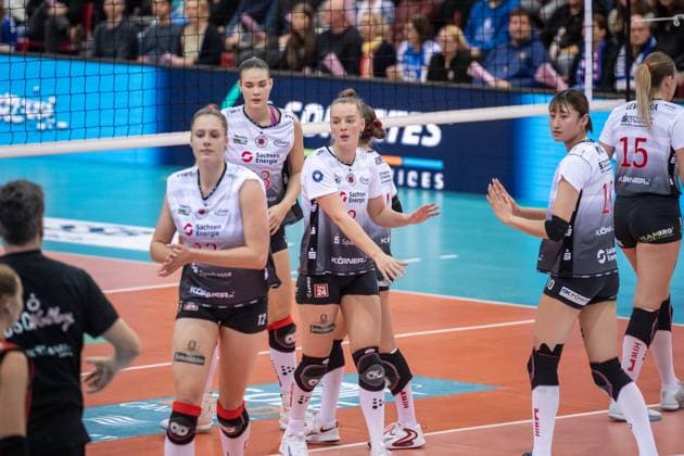 Enttaeuschte Gesichter beim Team des Dresdner SC GER, Allianz MTV Stuttgart - Dresdner SC, Volleyball Bundesliga, VBL, Spielzeit 2025 2026, 29.10.2025 GER, Allianz MTV Stuttgart - Dresdner SC, Volleyball Bundesliga, VBL, Spielzeit 2025 2026, 29.10.2025 Stuttgart Copyright: xSandyxDinkelackerx EP_SDR