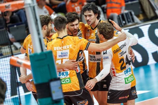 29.10.25, Berlin, Volleyball: 1.Bundesliga, Maenner, 3. Spieltag, BR Volleys - SV Warnemuende, Max-Schmeling-Halle. BR Volleys - SV Warnemuende