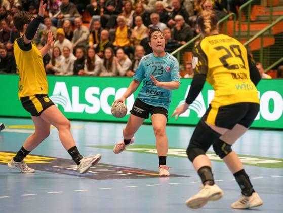 Natsuki Aizawa (Thueringer HC, 23) beim Angriff Borussia Dortmund vs. Thueringer HC, Handball, 1. Bundesliga Frauen, 7. Spieltag, Saison 2025 2026, 29.10.2025 Borussia Dortmund vs. Thueringer HC, Handball, 1. Bundesliga Frauen, 7. Spieltag, Saison 2025 2026, 29.10.2025 Dortmund Copyright: xEibner-Pressefoto DamianxKruczynx EP_DKI