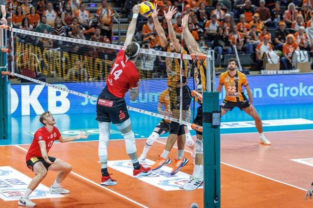 29.10.25, Berlin, Volleyball: 1.Bundesliga, Maenner, 3. Spieltag, BR Volleys - SV Warnemuende, Max-Schmeling-Halle. BR Volleys - SV Warnemuende