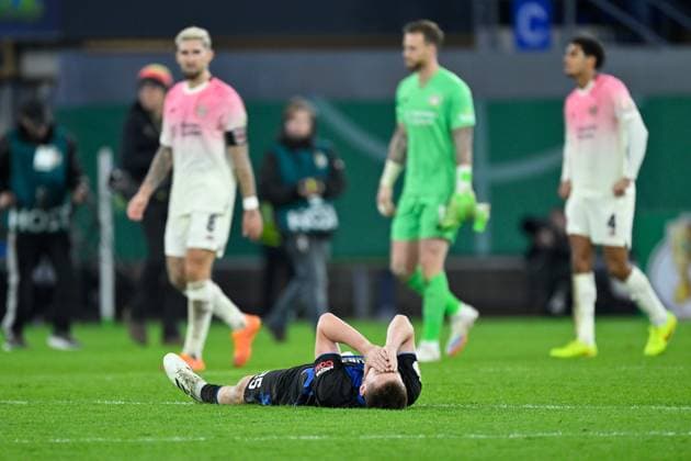 Paderborn, Home Deluxe Arena, 29.10.25, GER, Herren, DFB-Pokal, 2.Runde, Saison 2025-2026, SC Paderborn 07 - Bayer 04 Leverkusen Bild: Tjark SCHELLER (Paderborn) unzufrieden, enttaeuscht, niedergeschlagen, frustriert, traurig DFB regulations prohibit any use of photographs as image sequences and or quasi-video. Nordrhein-Westfalen Deutschland