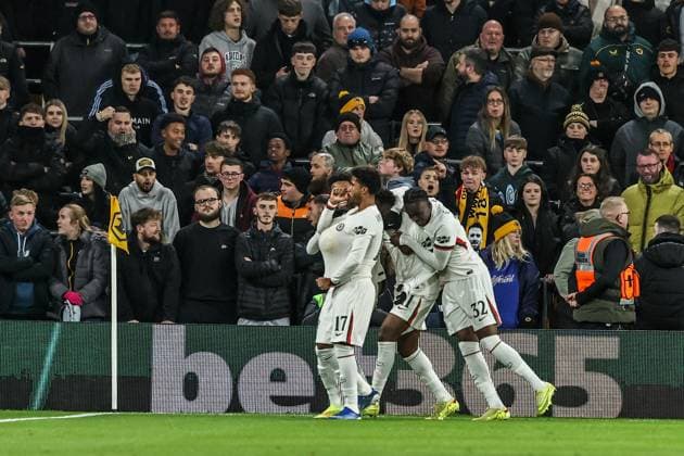 Carabao Cup Last 16 Wolverhampton Wanderers v Chelsea Andrey Santos of Chelsea celebrates his goal to make it 0-1 during the Carabao Cup Last 16 Wolverhampton Wanderers vs Chelsea at Molineux, Wolverhampton, United Kingdom, 29th October 2025 (Photo by Alfie Cosgrove News Images) Wolverhampton Molineux West Midlands United Kingdom Copyright: xAlfiexCosgrove NewsxImagesx