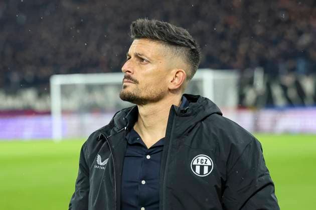 Dennis Hediger (FC Zürich, Interimstrainer) , Schweiz, Fussball, Super League, 11.Spieltag, 2025 2026, FC Basel 1893 vs. FC Zürich, 29.10.2025, Sankt Jakob Park, Basel, Schweiz Basel Sankt Jakob Park Kanton Basel Stadt Schweiz Copyright: xGrantxHubbsx