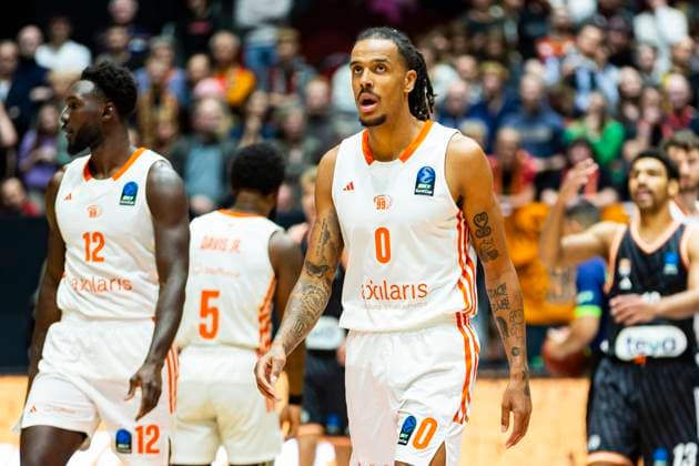 29.10.2025, xomx, Basketball BKT EuroCup 2025 2026, NINERS Chemnitz - ratiopharm ulm v.l. Kevin Yebo (Niners Chemnitz) Chemnitz