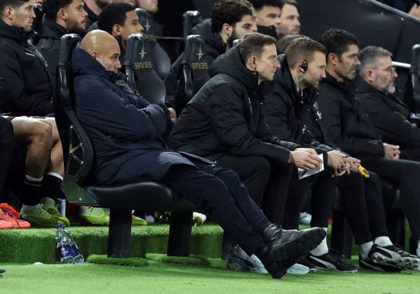 Manchester City manager Pep Guardiola shows a look of dejection Swansea City v Manchester City, EFL Carabao Cup, Fourth Round, Football, Swansea.com Stadium, Swansea, UK - 29 Oct 2025Swansea Swansea.com Stadium United Kingdom EDITORIAL USE ONLY No use with unauthorised audio, video, data, fixture lists, club league logos or live services. Online in-match use limited to 120 images, no video emulation. No use in betting, games or single club league player publications. Copyright: xKieranxMcManus Shutterstockx 15627840w
