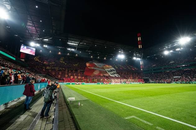 GER, DFB-Pokal 2. Runde, 1. FC Köln vs FC Bayern München Muenchen 29.10.2025, RheinEnergieSTADION, Köln, GER, DFB-Pokal 2. Runde, 1. FC Köln vs FC Bayern München Muenchen im Bild: Choreografie von 1. FC Köln Koeln