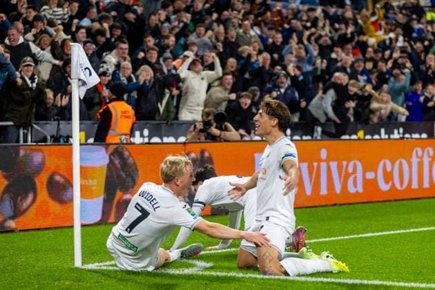 Swansea City v Manchester City EFL Cup 29 10 2025. CELE Swansea City FC s midfielder Goncalo Franco (17) celebrates scoring his side s first goal during the EFL Cup match between Swansea City and Manchester City at the Swansea.com Stadium, Swansea, Wales on 29 October 2025. Swansea Swansea.com Stadium West Glamorgan Wales Editorial use only DataCo restrictions apply See www.football-dataco.com , Copyright: xDanxMintox PSI-23130-0007