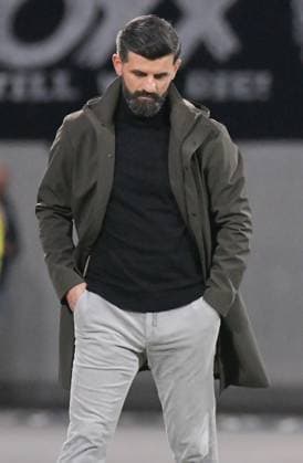 29.10.2025, xblx, Fussball DFB Pokal 2.Runde, SV Darmstadt 98 - FC Schalke 04 v.l. TRAINER MIRON MUSLIC (FC SCHALKE 04) (DFL DFB REGULATIONS PROHIBIT ANY USE OF PHOTOGRAPHS as IMAGE SEQUENCES and or QUASI-VIDEO) Darmstadt