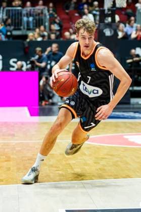 29.10.2025, xomx, Basketball BKT EuroCup 2025 2026, NINERS Chemnitz - ratiopharm ulm v.l. Tobias Jensen (Ratiopharm Ulm) am Ball. Einzelbild, Freisteller, Chemnitz