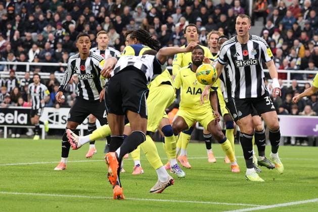 Newcastle United v Tottenham Hotspur EFL Cup 29 10 2025. Malick Thiaw of Newcastle United heads towards goal during the EFL Cup match between Newcastle United and Tottenham Hotspur at St. James s Park, Newcastle, England on 29 October 2025. Newcastle St. James s Park Tyne and Wear England Editorial use only DataCo restrictions apply See www.football-dataco.com , Copyright: xRyanxBrownex PSI-23122-0027