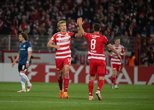 Fußball, Herren, Saison 2025 2026, DFB-Pokal (2. Runde), 1. FC Union Berlin - Arminia Bielefeld, v. l. Leopold Querfeld (1. FC Union Berlin), Rani Khedira (1. FC Union Berlin), Jubel nach Tor zum 1:0, 29.10.2025, Copyright: xMatthiasxKochx