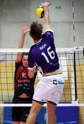 BAU 29.10.2025 Ludwigsburg Volleyball Barock Volleys MTV Ludwigsburg vs. ASV Dachau, v.l. Ben-Simon Bonin (LB), Marius Büchi (Dachau)