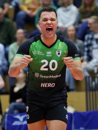 BAU 29.10.2025 Ludwigsburg Volleyball Barock Volleys MTV Ludwigsburg vs. ASV Dachau, Jeffrey Klok (LB) jubelt und ballt die Faust