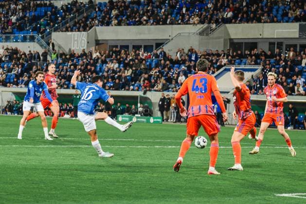 29.10.2025, xhettx, Fussball DFB Pokal 2.Runde, SV Darmstadt 98 - FC Schalke 04 v.l. Hiroki Akiyama (SV Darmstadt 98, 16) mit dem 1:0 (DFL DFB REGULATIONS PROHIBIT ANY USE OF PHOTOGRAPHS as IMAGE SEQUENCES and or QUASI-VIDEO) Darmstadt