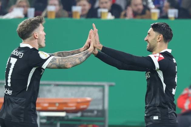 29.10.2025, xrekx, Fussball DFB Pokal 2.Runde, Fortuna Duesseldorf - SC Freiburg v.l. Torjubel nach dem Tor zum celebrating the goal celebrate 0:2 durch Vincenzo Grifo (SC Freiburg) mit Lukas Kübler Kuebler (SC Freiburg) (DFL DFB REGULATIONS PROHIBIT ANY USE OF PHOTOGRAPHS as IMAGE SEQUENCES and or QUASI-VIDEO) Duesseldorf