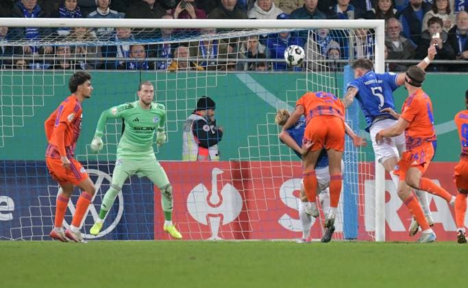 29.10.2025, xblx, Fussball DFB Pokal 2.Runde, SV Darmstadt 98 - FC Schalke 04 v.l. Matej Maglica (SV Darmstadt 98), Goal scored, Tor zum 2:0 (DFL DFB REGULATIONS PROHIBIT ANY USE OF PHOTOGRAPHS as IMAGE SEQUENCES and or QUASI-VIDEO) Darmstadt