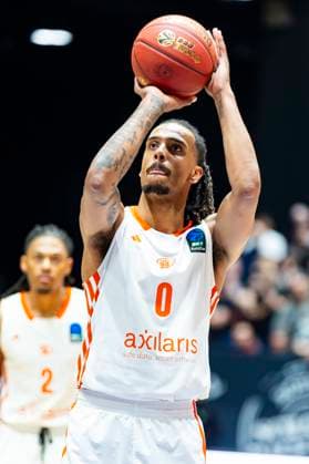29.10.2025, xomx, Basketball BKT EuroCup 2025 2026, NINERS Chemnitz - ratiopharm ulm v.l. Corey Davis Jr. (Niners Chemnitz) am Ball. Chemnitz