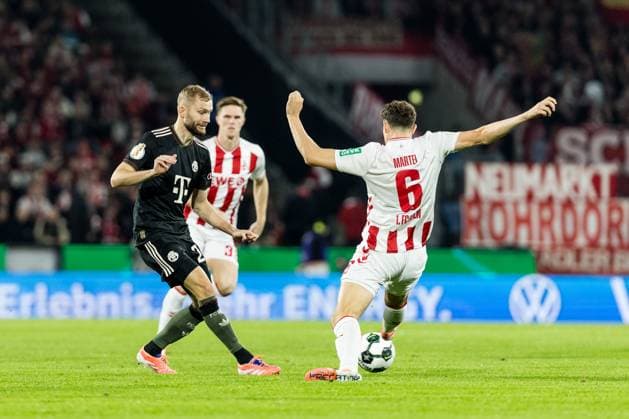 COLOGNE, GERMANY - OCTOBER 29: Konrad Laimer (FC Bayern Muenchen, 27) controls the ball against Eric Martel (1. FC Koeln, 6) during the DFB Pokal match between 1. FC Koeln vs. FC Bayern Muenchen at RheinEnergiestadion on matchday 2 of DFB Pokal on October 28, 2025 in Cologne, Germany. DFB REGULATIONS PROHIBIT ANY USE OF PHOTOGRAPHS AS IMAGE SEQUENCES AND OR QUASI-VIDEO. North Rhine Westphalia Germany Copyright: xBEAUTIFULxSPORTS Wunderlx