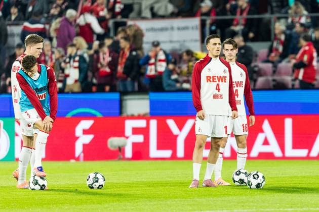 DFB Pokal: 1. FC Koeln vs. FC Bayern Muenchen, 29.10.2025 COLOGNE, GERMANY - OCTOBER 29: Said El Mala (1. FC Koeln, 13) and all of his teammates are wearing Timo Huebers (Hübers, Hubers, 1. FC Koeln, 4)s number on their shirts before the DFB Pokal match between 1. FC Koeln vs. FC Bayern Muenchen at RheinEnergiestadion on matchday 2 of DFB Pokal on October 28, 2025 in Cologne, Germany. DFB REGULATIONS PROHIBIT ANY USE OF PHOTOGRAPHS AS IMAGE SEQUENCES AND OR QUASI-VIDEO. Copyright: xBEAUTIFULxSPORTS Wunderlx