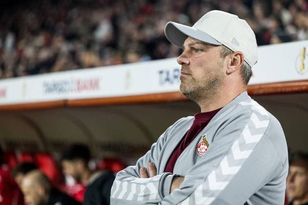 COLOGNE, GERMANY - OCTOBER 29: Lukas Kwasniok (Head Coach 1. FC Koeln) before the DFB Pokal match between 1. FC Koeln vs. FC Bayern Muenchen at RheinEnergiestadion on matchday 2 of DFB Pokal on October 28, 2025 in Cologne, Germany. DFB REGULATIONS PROHIBIT ANY USE OF PHOTOGRAPHS AS IMAGE SEQUENCES AND OR QUASI-VIDEO. North Rhine Westphalia Germany Copyright: xBEAUTIFULxSPORTS Wunderlx