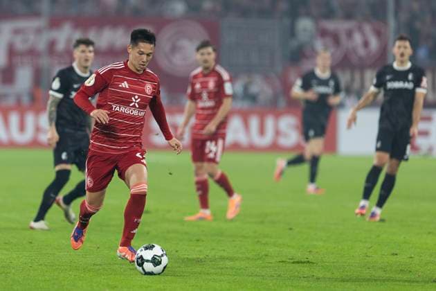 DUESSELDORF, GERMANY - OCTOBER 29: Shinta Appelkamp (Fortuna Duesseldorf, 23) during the DFB Pokal match between Fortuna Duesseldorf and SC Freiburg in the second round of DFB Pokal at Merkur-Spiel-Arena on October 29, 2025 in Duesseldorf, Germany. DFL regulations prohibit any use of photographs as image sequences and or quasi-video NRW Deutschland Copyright: xBEAUTIFULxSPORTS Meuselx