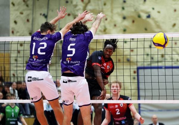 BAU 29.10.2025 Ludwigsburg Volleyball Barock Volleys MTV Ludwigsburg vs. ASV Dachau, Nyherowo Omene (LB, rechts)