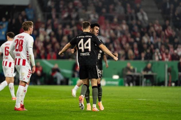 GER, DFB-Pokal 2. Runde, 1. FC Köln vs FC Bayern München Muenchen 29.10.2025, RheinEnergieSTADION, Köln, GER, DFB-Pokal 2. Runde, 1. FC Köln vs FC Bayern München Muenchen im Bild: Tor, Torjubel zum 1:1 durch Luis Diaz Luis Diaz (FC Bayern München Muenchen, 14) Josip StaniÅ¡ić Stanisic (FC Bayern München Muenchen, 44)