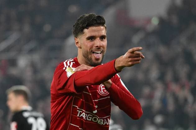 Deutschland, Fußball, DFB-Pokal, 2. Runde, 2025 2026, Fortuna Düsseldorf vs SC Freiburg, 29.10.2025, Merkur Spiel-Arena, Düsseldorf, Deutschland, Anouar El Azzouzi (Fortuna Düsseldorf, 8) jubelt über seinen Treffer zum 1:2 Copyright: xMarkusxVerwimpx