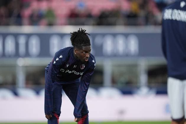 Bologna s Jonathan Rowe during Bologna warm up during the Serie A soccer match between Bologna and Torino at the Renato DallÕAra Stadium in Bologna, north Italy - Wednesday, October 29, 2025 -  Copyright: xMassimoxPaolone LaPressex