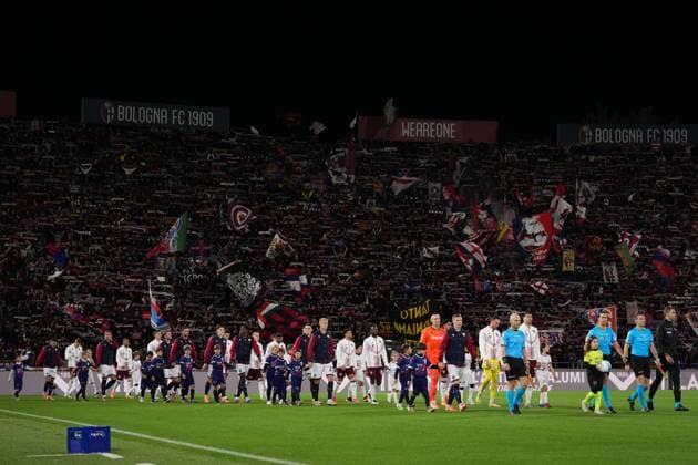 Teams enter the soccer turf for the match during the Serie A soccer match between Bologna and Torino at the Renato DallÕAra Stadium in Bologna, north Italy - Wednesday, October 29, 2025 -  Copyright: xMassimoxPaolone LaPressex