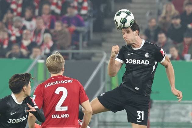29.10.2025, xrekx, Fussball DFB Pokal 2.Runde, Fortuna Duesseldorf - SC Freiburg v.l. Igor Matanovic (SC Freiburg) (DFL DFB REGULATIONS PROHIBIT ANY USE OF PHOTOGRAPHS as IMAGE SEQUENCES and or QUASI-VIDEO) Duesseldorf