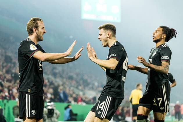 DFB Pokal: 1. FC Koeln vs. FC Bayern Muenchen, 29.10.2025 COLOGNE, GERMANY - OCTOBER 29: Harry Kane (FC Bayern Muenchen, 9) celebrates scoring the 1:2 goal during the DFB Pokal match between 1. FC Koeln vs. FC Bayern Muenchen at RheinEnergiestadion on matchday 2 of DFB Pokal on October 28, 2025 in Cologne, Germany. DFB REGULATIONS PROHIBIT ANY USE OF PHOTOGRAPHS AS IMAGE SEQUENCES AND OR QUASI-VIDEO. Copyright: xBEAUTIFULxSPORTS Wunderlx