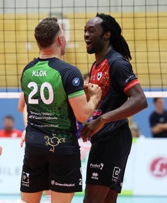 BAU 29.10.2025 Ludwigsburg Volleyball Barock Volleys MTV Ludwigsburg vs. ASV Dachau, v.l. Jeffrey Klok und Nyherowo Omene (LB) jubeln