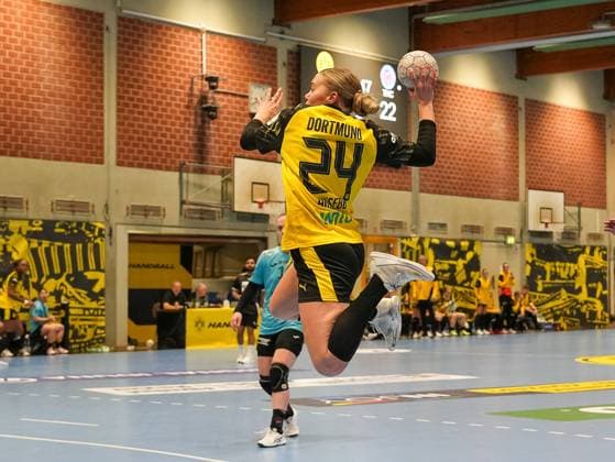 Guro Berland Husebo (Borussia Dortmund, 24) beim Sprungwurf aufs Tor Borussia Dortmund vs. Thueringer HC, Handball, 1. Bundesliga Frauen, 7. Spieltag, Saison 2025 2026, 29.10.2025 Borussia Dortmund vs. Thueringer HC, Handball, 1. Bundesliga Frauen, 7. Spieltag, Saison 2025 2026, 29.10.2025 Dortmund Copyright: xEibner-Pressefoto DamianxKruczynx EP_DKI